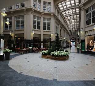 Restaurants & Geschäfte