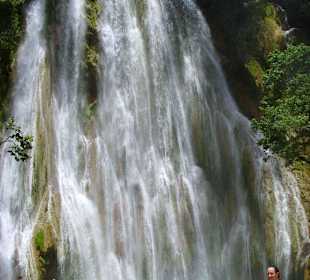 Baden am Fusse des Wasserfalls