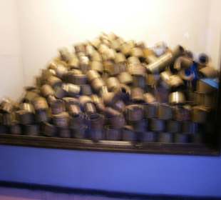 Leere Giftgaskartuschen