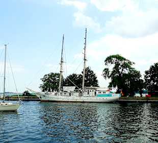 Wiecker Hafen an der Klappbrücke