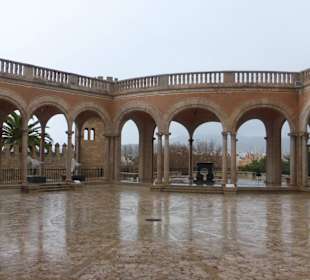 Im Innenhof vom Museum Palau March