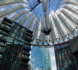15. Sony Center am Tag
