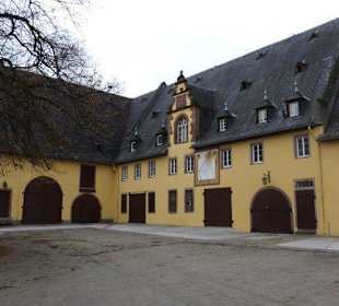 Im Innenhof vom Schloss