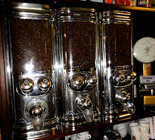 Impressionen aus dem Verkaufsraum der Rösterei