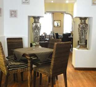 Blick in die Gasträume des Cafés