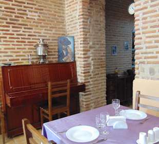 Golden Lion Restaurant in Sighnaghi