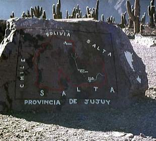 Die Landkarte auf dem Felsen