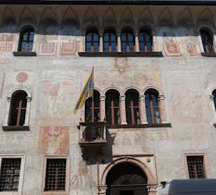 Beim Palazzo Geremia in der Altstadt Trient