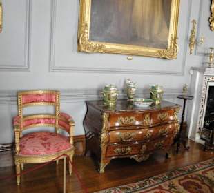 Salon.