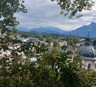 Blick von der Nonnbergsteige auf Salzburg