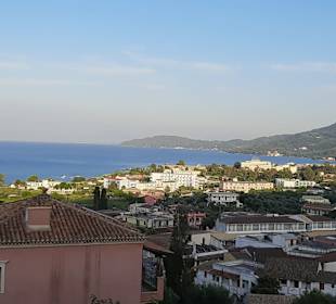 Ausblick auf Moraitika rechts