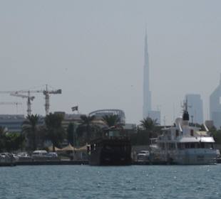 Im Hintergrund Burj Dubai vom Creek aus