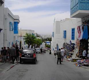 Hauptstraße im Dorf