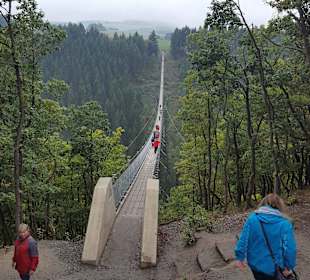 Der Zugang zur Brücke