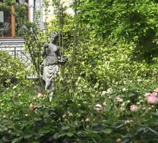 Heimatschutzzentrum in der Villa Patumbah