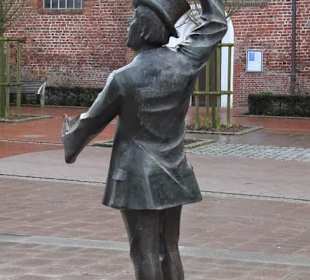 Ansichten der "Utröper"-Skulptur