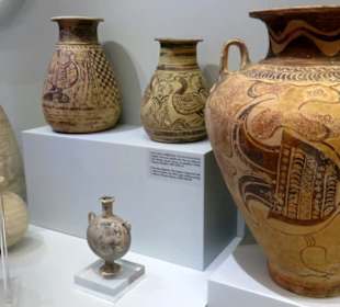 Prachtvolle Tongefäße; 1400-1300 v.Chr.