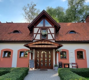 Außenansicht von der Straße aus.