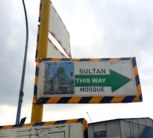 Wegweiser durch Baustelle