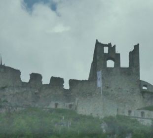 Blick zur Burgruine Ehrenberg bei Reutte