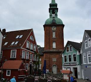 Kirche St.Nikolai & Restaurant Aurora