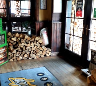 Restaurant Road Stop