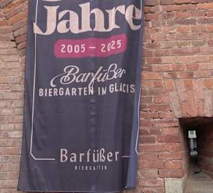 Barfüßer Biergarten im Glacis