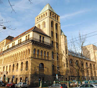 Widok Łaźni od strony ulicy Teatralnej