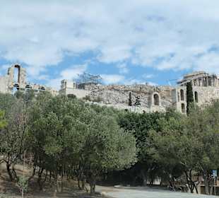 Die Akropolis von unten