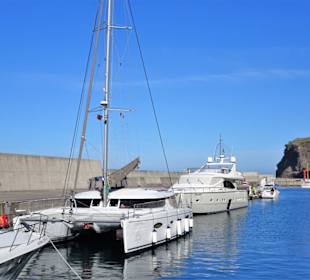 Impressionen aus dem Hafen von Calheta