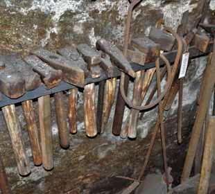 Rundgang durch die Hallen der Gesenkschmiede