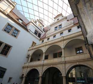 Überdachter Schlosshof