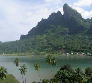 Blick zum Vulkan Otemanu