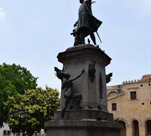 Parque Colón mit Kolumbusdenkmal
