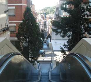 Le scale mobili che portano a Parco Guell