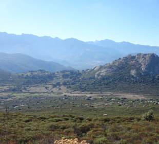 Blick hinunter auf die Hochebene
