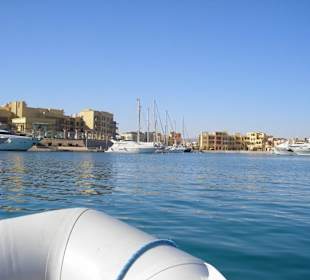 Ausfahrt aus dem Hafen