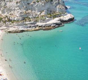 Blick auf den Strand von Tropea
