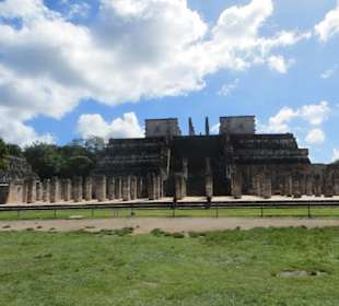 Spaziergang auf dem Ruinengelände