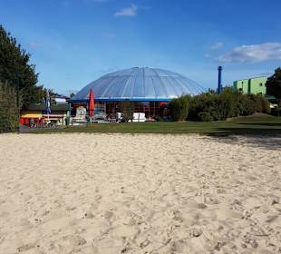 Beachvolleyballplatz im Freibadbereich