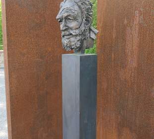 Büste für Ernst Neeb, dem Retter der Zitadelle