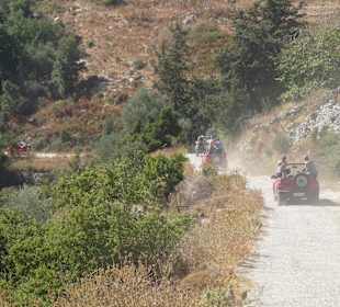 Jeep-Safari auf Schotterpiste