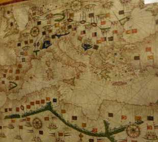 Ausstellung alter Seefahrerkarten