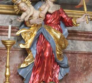 Kirche St. Michael im Ortszentrum von Inzell