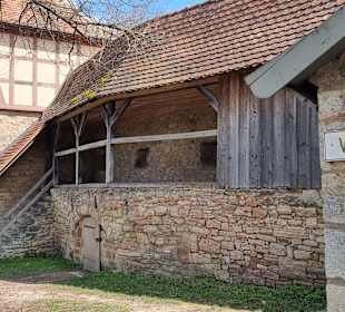 Freies WC Stadtmauer