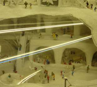 Unterirdische Schneelandschaft