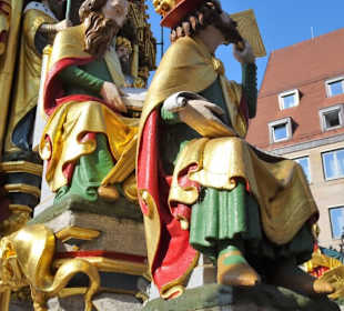 Detailansicht des Schönen Brunnens