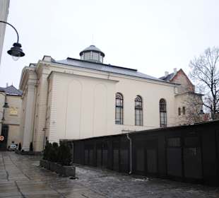 Widok synagogi od strony ul. św. Antoniego.