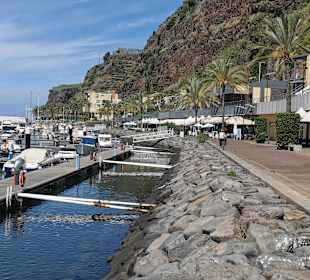 Yachthafen Calheta