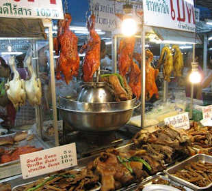 Köstlichkeiten auf dem Nachtmarkt